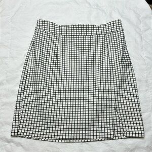Checkered mini skirt with slit